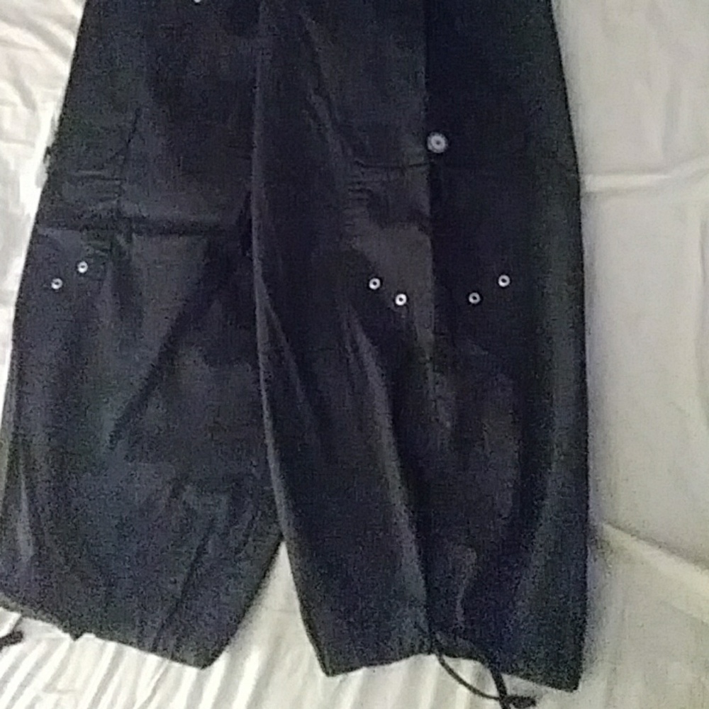 black capri - Picture 4 of 4